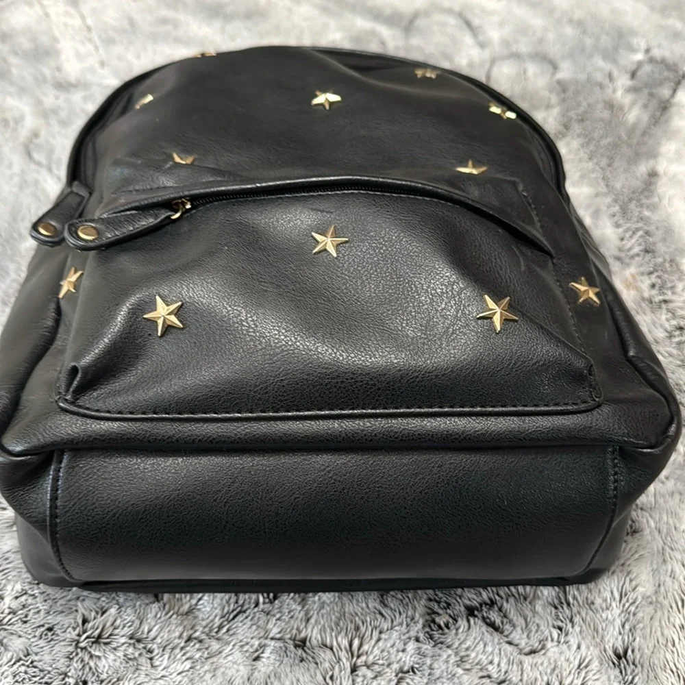 Kiss Me Couture Girls Black Backpack Adjustable Strap Zip Pockets Faux‎ Leather